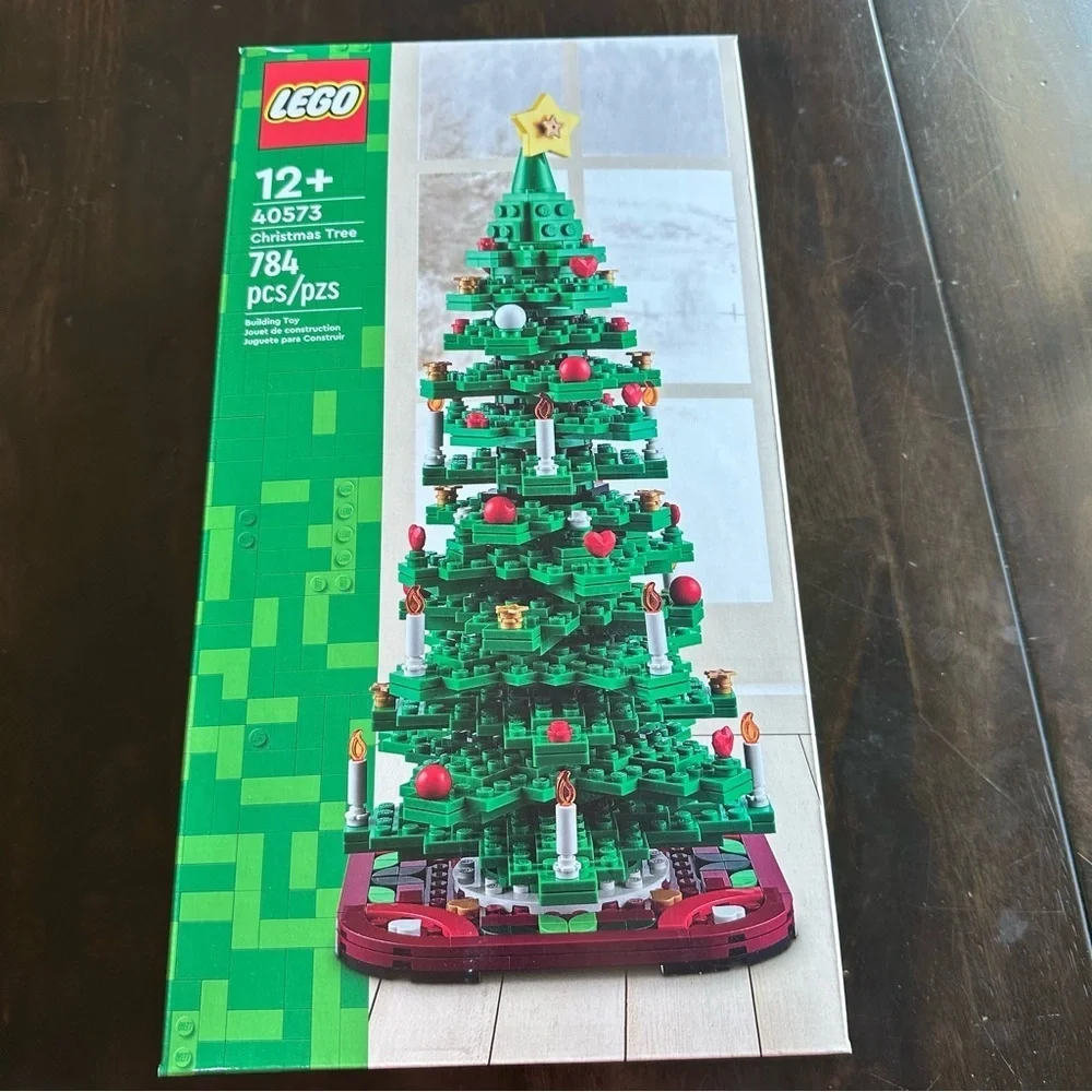 LEGO 40573 Christmas Tree Set • 784 pcs • 2-in-1 Holiday Build • New - Picture 2 of 9